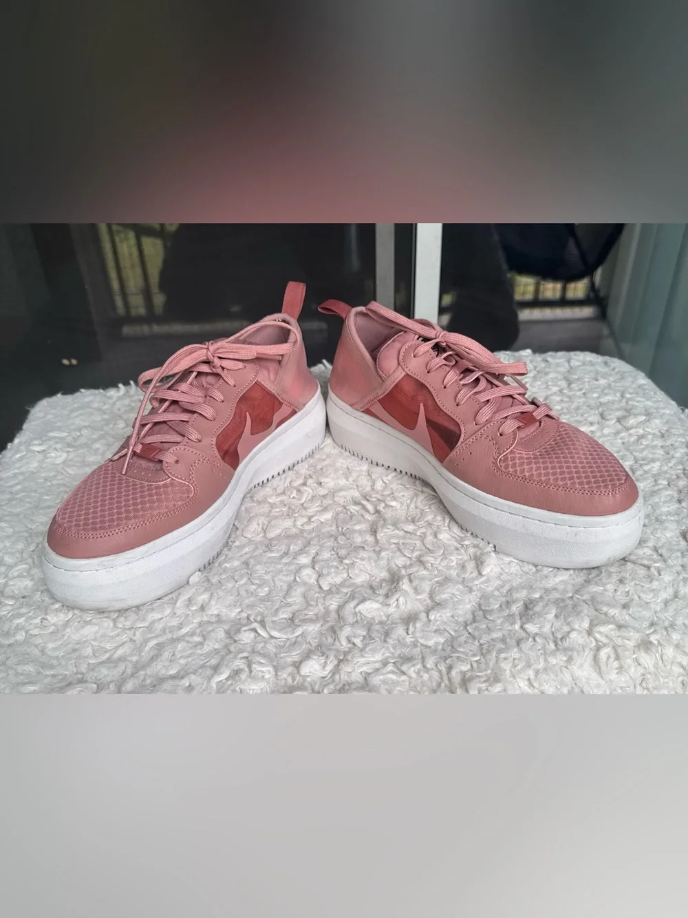 Nike Women's Rose Pink Low-Top Lace-Up Sneakers UNISEX